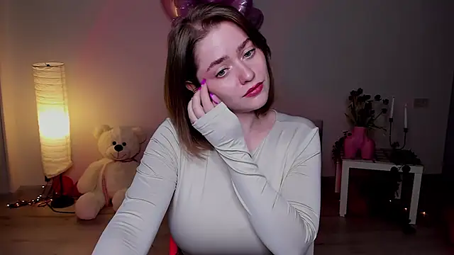 Snapshot of AidaPerry chatting on 03/14/25, 08:28 AidaPerry online show from 03/14/25, 08:28