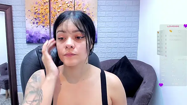StefyGil  online show from 05/26/26, 12:01