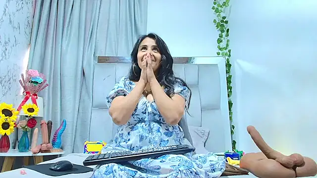  Marcela   online show from 10/27/25, 12:20