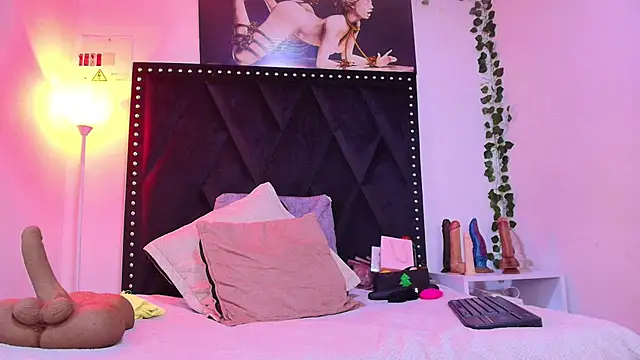  Marcela   online show from 02/12/26, 12:44