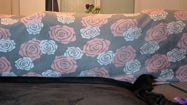 Lunadelisla online show from 03/27/26, 08:41