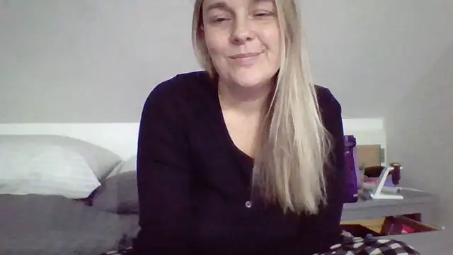 scrummymummy2 online show from 01/18/26, 09:51