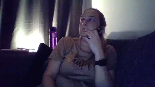 Snapshot of scrummymummy2 chatting on 05/13/26, 08:38 scrummymummy2 online show from 05/13/26, 08:38
