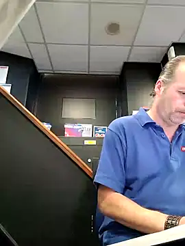 Snapshot of JulianJ50 chatting on 03/02/26, 08:10 JulianJ50 online show from 03/02/26, 08:10