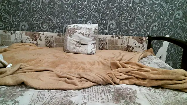 Snapshot of DennisXCaroll chatting on 02/19/25, 09:03 DennisXCaroll online show from 02/19/25, 09:03