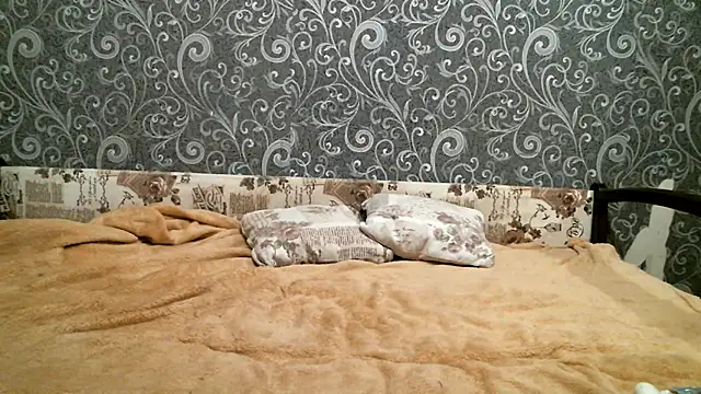 Snapshot of DennisXCaroll chatting on 02/25/25, 05:04 DennisXCaroll online show from 02/25/25, 05:04