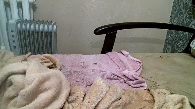 Snapshot of DennisXCaroll chatting on 03/05/25, 04:57 DennisXCaroll online show from 03/05/25, 04:57