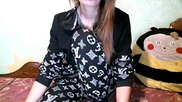 Snapshot of DennisXCaroll chatting on 12/05/25, 05:38 DennisXCaroll online show from 12/05/25, 05:38