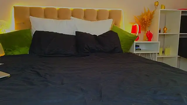 Jen Angel online show from 03/17/25, 07:57