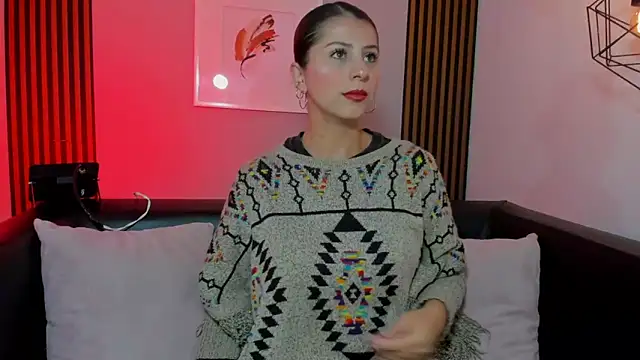 Nahiajhonson  online show from 02/21/26, 12:50