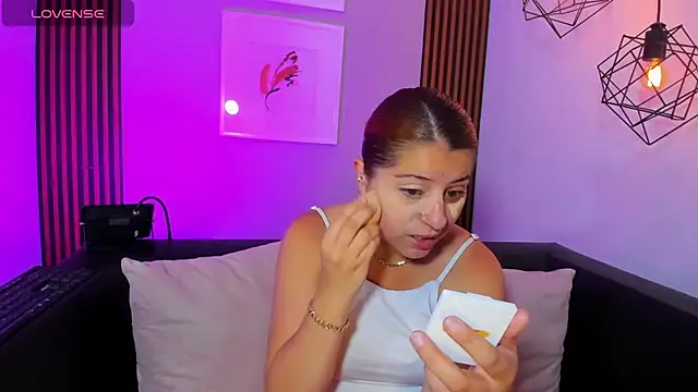 Nahiajhonson  online show from 03/23/26, 12:20