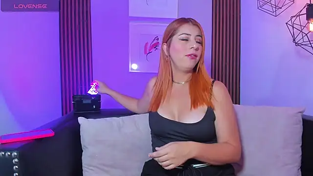 Nahiajhonson  online show from 04/13/26, 01:38