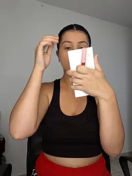 Nahiajhonson  online show from 07/12/26, 11:34