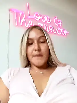 SamaraJay1 online show from 01/06/25, 04:13