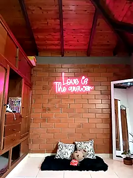 SamaraJay1 online show from 03/18/25, 12:14