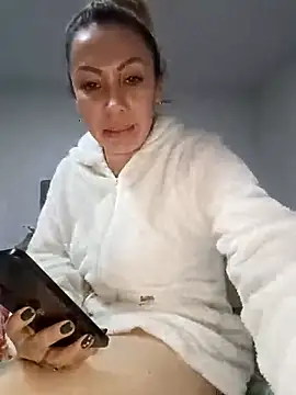 coral smitth online show from 01/25/25, 01:10