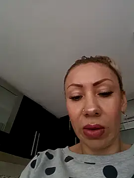 coral smitth online show from 02/11/25, 06:55