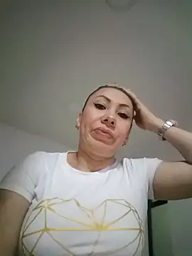 coral smitth online show from 10/22/25, 06:40