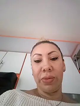 coral smitth online show from 04/15/26, 03:52