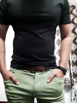 Snapshot of Guyinshortss chatting on 11/29/25, 07:50 Guyinshortss online show from 11/29/25, 07:50