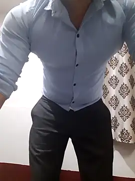 Snapshot of Guyinshortss chatting on 02/07/26, 07:06 Guyinshortss online show from 02/07/26, 07:06