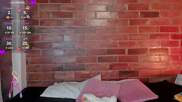 Snapshot of crystalvazquez chatting on 02/08/25, 10:18 crystalvazquez online show from 02/08/25, 10:18