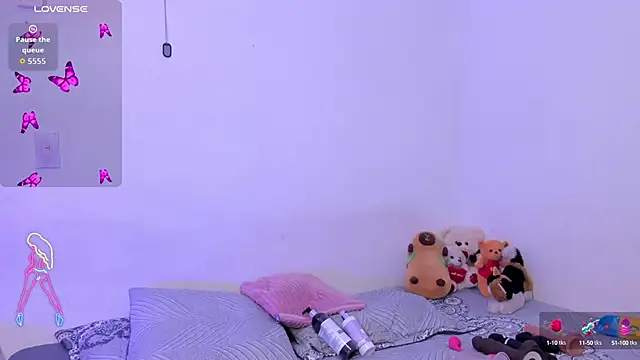 Snapshot of crystalvazquez chatting on 09/23/25, 10:51 crystalvazquez online show from 09/23/25, 10:51