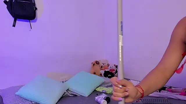 Snapshot of crystalvazquez chatting on 10/16/25, 11:55 crystalvazquez online show from 10/16/25, 11:55