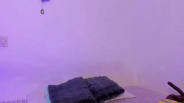 Snapshot of crystalvazquez chatting on 01/06/26, 12:53 crystalvazquez online show from 01/06/26, 12:53