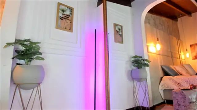 AlessiaLondon online show from 02/07/25, 06:45