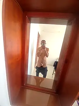 Snapshot of Juan2323hot chatting on 09/25/25, 03:16 Juan2323hot online show from 09/25/25, 03:16