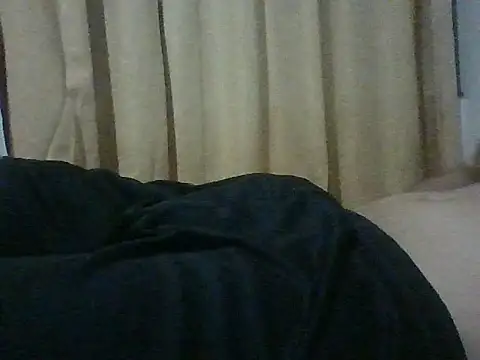 Snapshot of Juan2323hot chatting on 11/13/25, 02:32 Juan2323hot online show from 11/13/25, 02:32