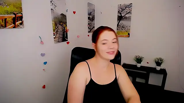 Snapshot of Sun_Alexia chatting on 10/14/25, 01:01 Sun Alexia online show from 10/14/25, 01:01