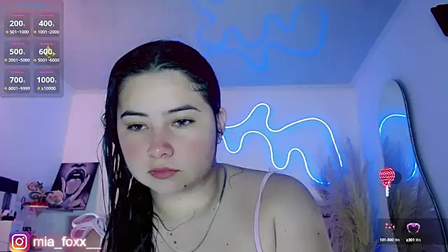 Mia foxx  online show from 09/10/25, 09:04