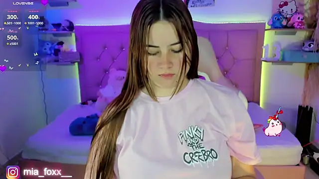 Mia foxx  online show from 01/15/26, 09:07