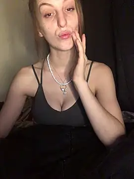 Snapshot of indie-rayne chatting on 01/14/25, 07:59 indie-rayne online show from 01/14/25, 07:59