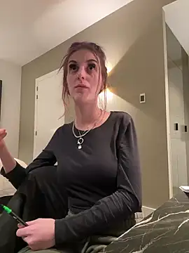 Snapshot of indie-rayne chatting on 02/12/25, 08:50 indie-rayne online show from 02/12/25, 08:50