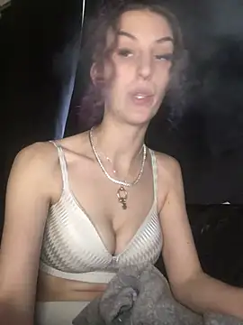 Snapshot of indie-rayne chatting on 02/19/25, 03:27 indie-rayne online show from 02/19/25, 03:27