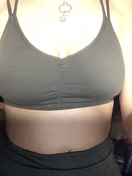 Snapshot of indie-rayne chatting on 02/28/25, 08:39 indie-rayne online show from 02/28/25, 08:39