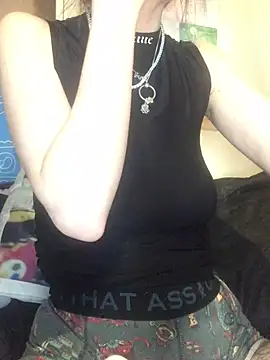 Snapshot of indie-rayne chatting on 03/03/25, 06:26 indie-rayne online show from 03/03/25, 06:26