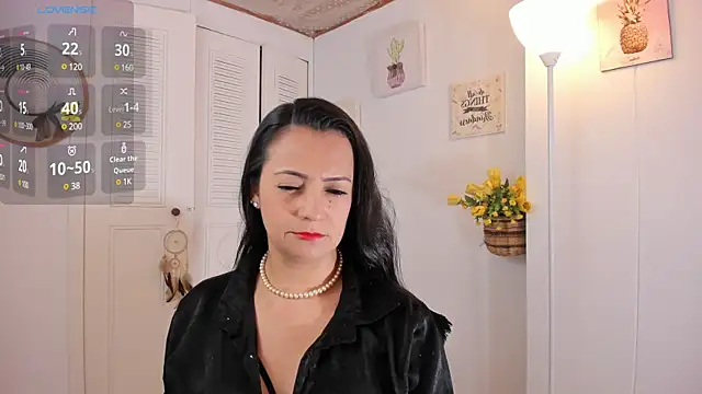 anaruiz  online show from 02/18/25, 10:25