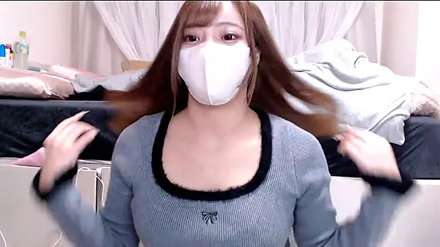 Snapshot of _chanMOMO_ chatting on 02/02/25, 10:13 chanMOMO online show from 02/02/25, 10:13