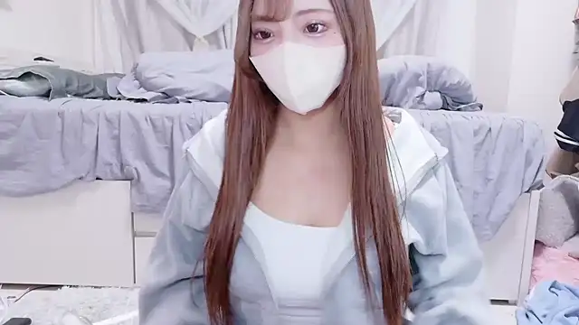 Snapshot of _chanMOMO_ chatting on 11/21/25, 03:11 chanMOMO online show from 11/21/25, 03:11