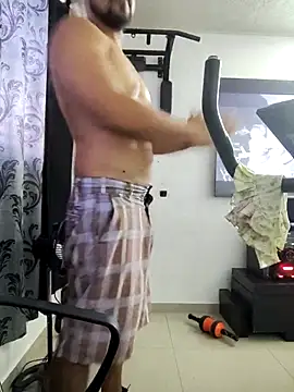 Snapshot of LatinMar chatting on 02/14/25, 01:18 LatinMar online show from 02/14/25, 01:18