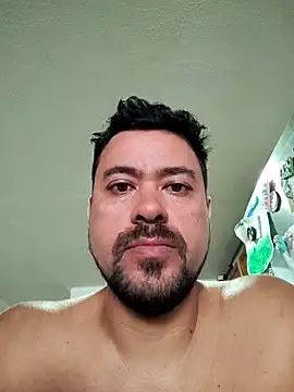 Snapshot of LatinMar chatting on 10/10/25, 11:31 LatinMar online show from 10/10/25, 11:31