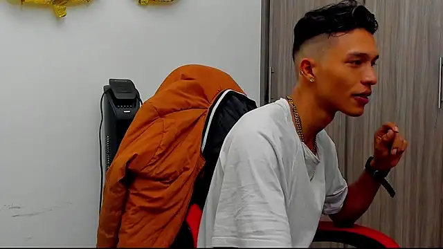 Snapshot of TommyGun_22 chatting on 12/22/24, 12:39 TommyGun 22 online show from 12/22/24, 12:39