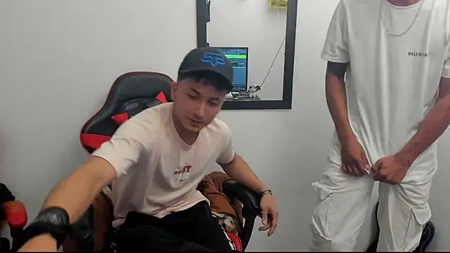 Snapshot of TommyGun_22 chatting on 02/04/25, 12:29 TommyGun 22 online show from 02/04/25, 12:29