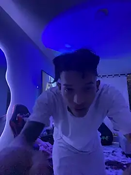 Snapshot of TommyGun_22 chatting on 02/18/25, 05:53 TommyGun 22 online show from 02/18/25, 05:53