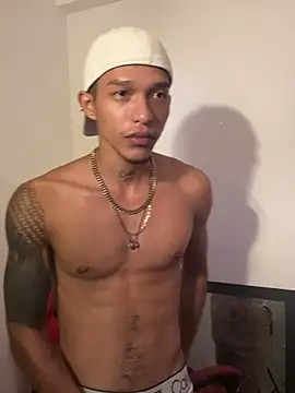 Snapshot of TommyGun_22 chatting on 03/10/25, 12:51 TommyGun 22 online show from 03/10/25, 12:51