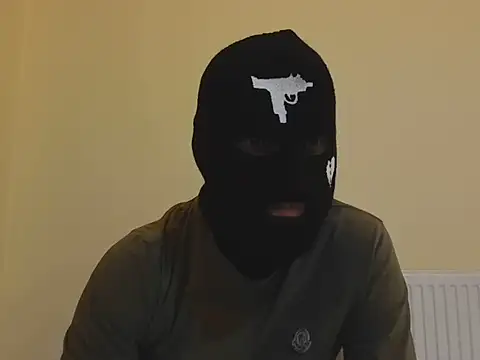 Snapshot of Soinanai chatting on 12/16/25, 04:01 Soinanai online show from 12/16/25, 04:01